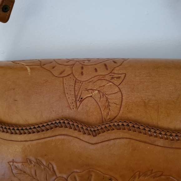 Leather Floral Embossed Hobo Envelope Vintage Box-Bag with Buckle Opening - Picture 9 of 13